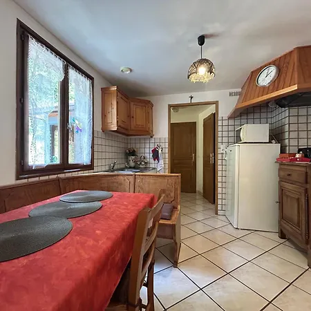 D'hotes Chez Nico, Magnifique Vue Sur Les Montagnes ! Bed and breakfast 3*