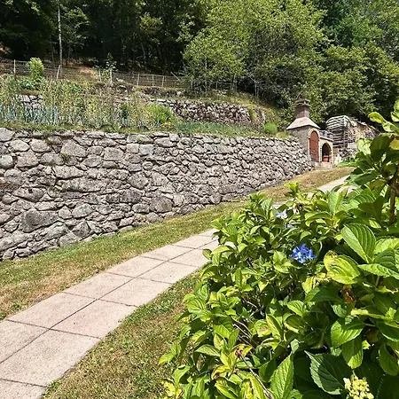 D'hotes Chez Nico, Magnifique Vue Sur Les Montagnes ! Bed and breakfast 3*