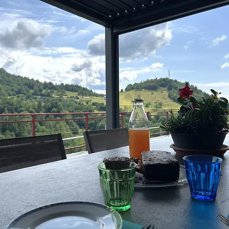 D'hotes Chez Nico, Magnifique Vue Sur Les Montagnes ! Bed and breakfast Le Ménil